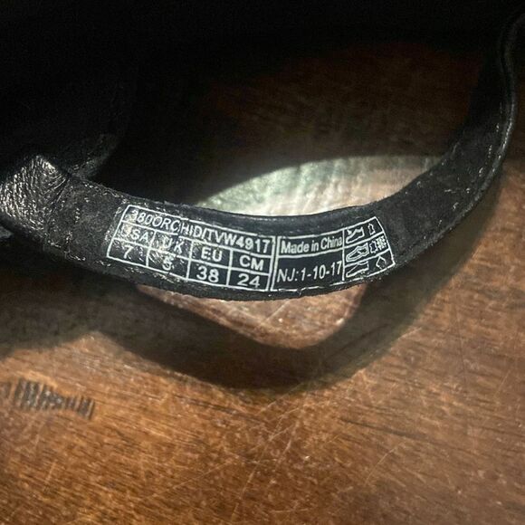 Vionic Women’s US 7 Orchid BLACK Leather Medallion sandal - Picture 5 of 6